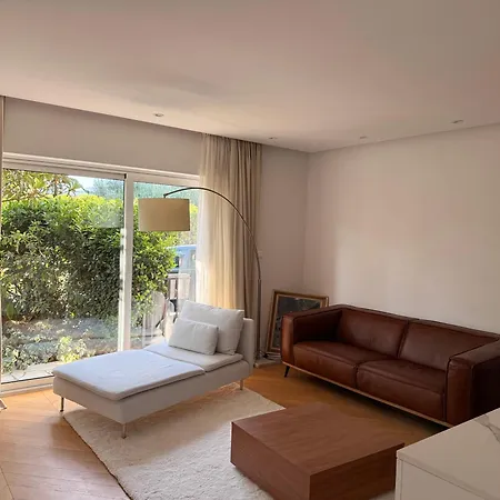 Modern Elegance With Garden And Private Parking Lejlighed Split