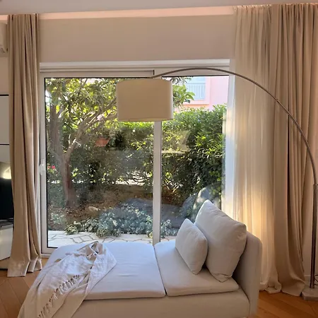 Modern Elegance With Garden And Private Parking * Split