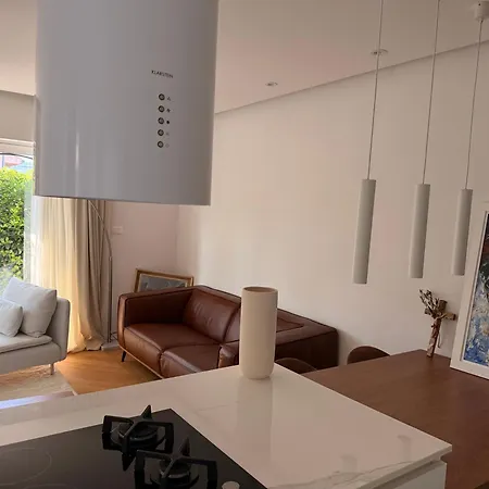 Modern Elegance With Garden And Private Parking Apartman *